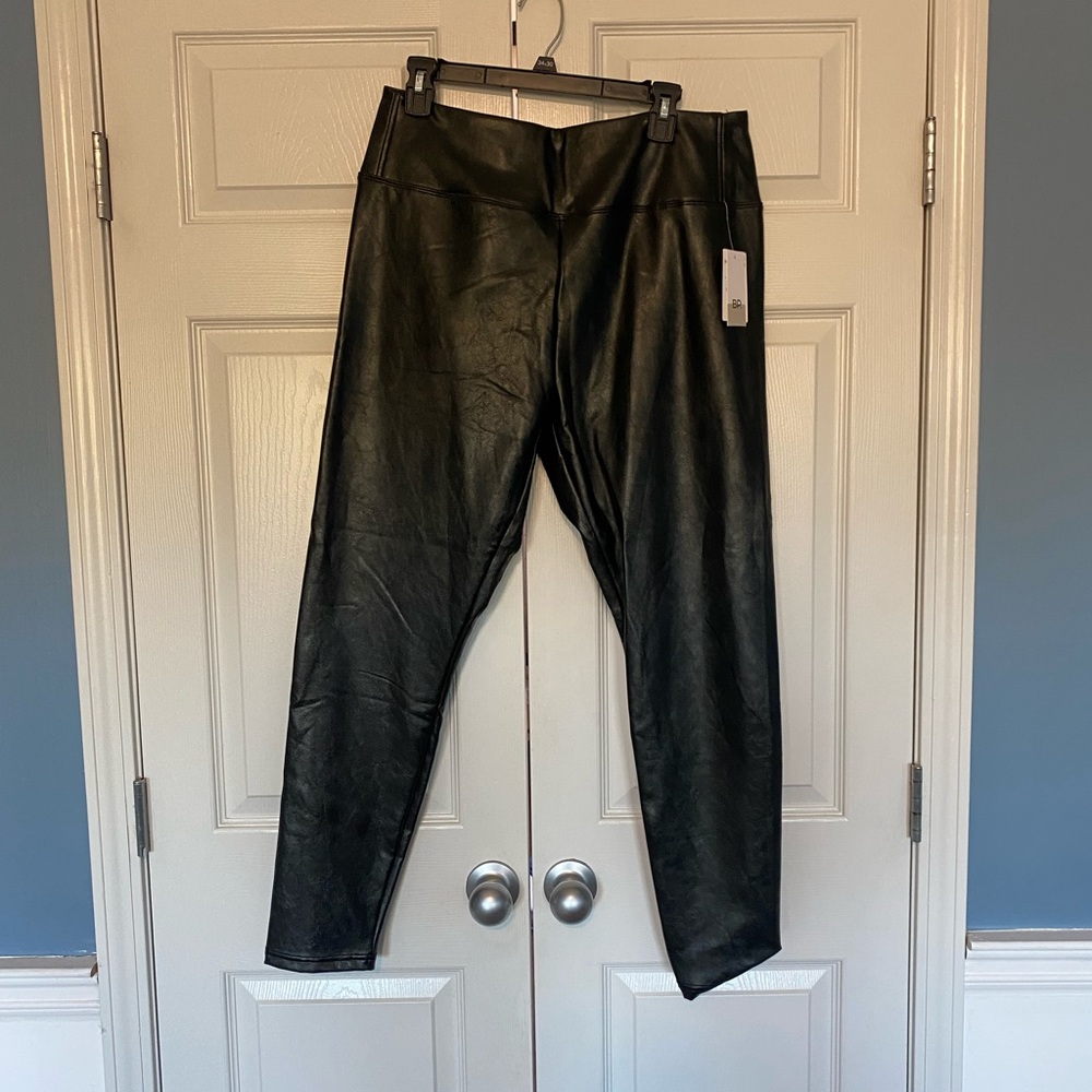 Black pants (leather look) NWT XXL